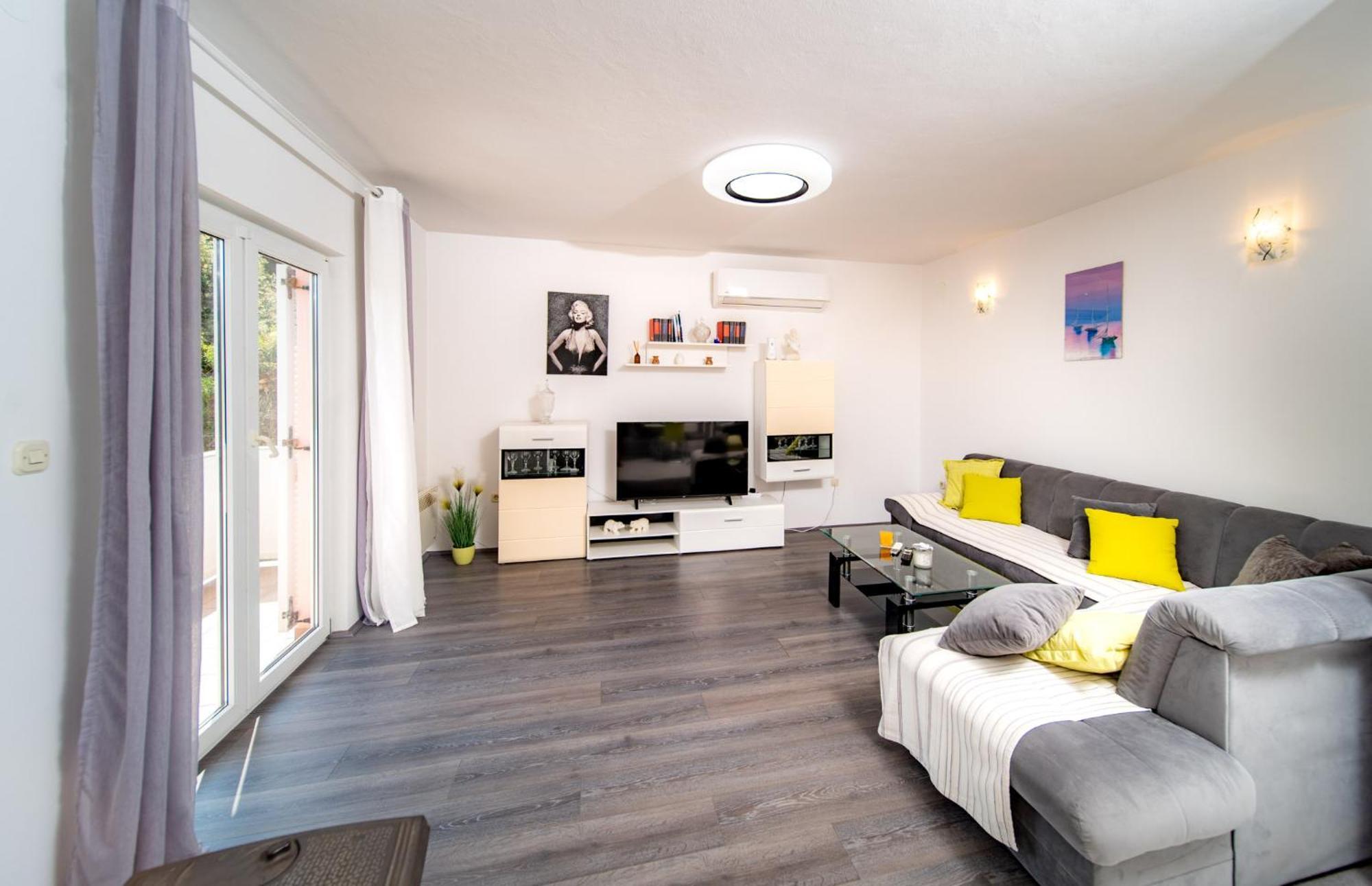 Apartments Lores Раб Экстерьер фото