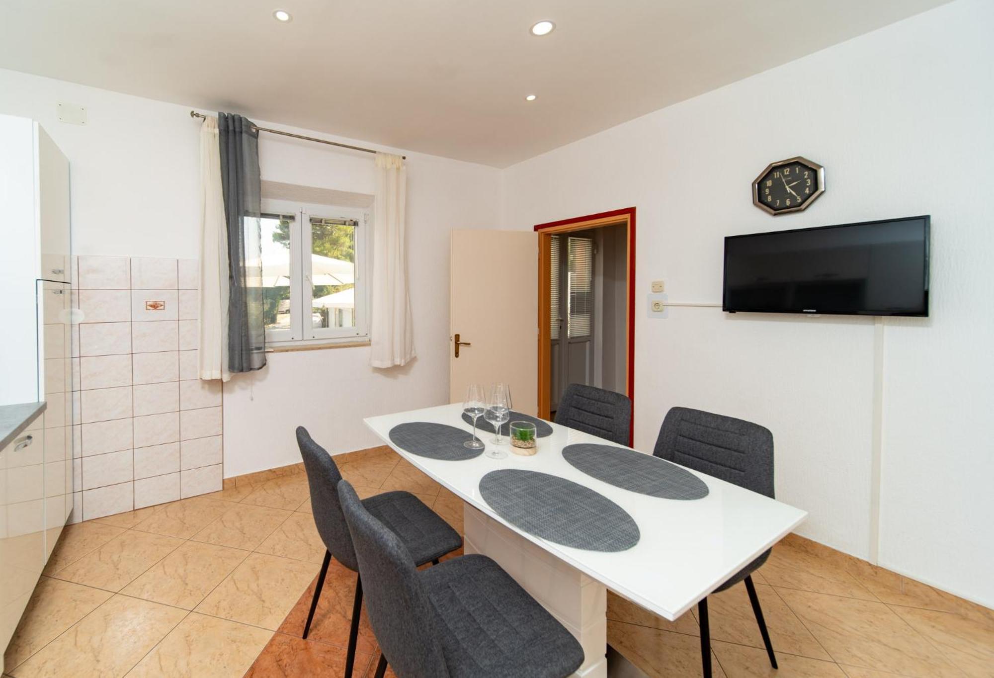 Apartments Lores Раб Экстерьер фото